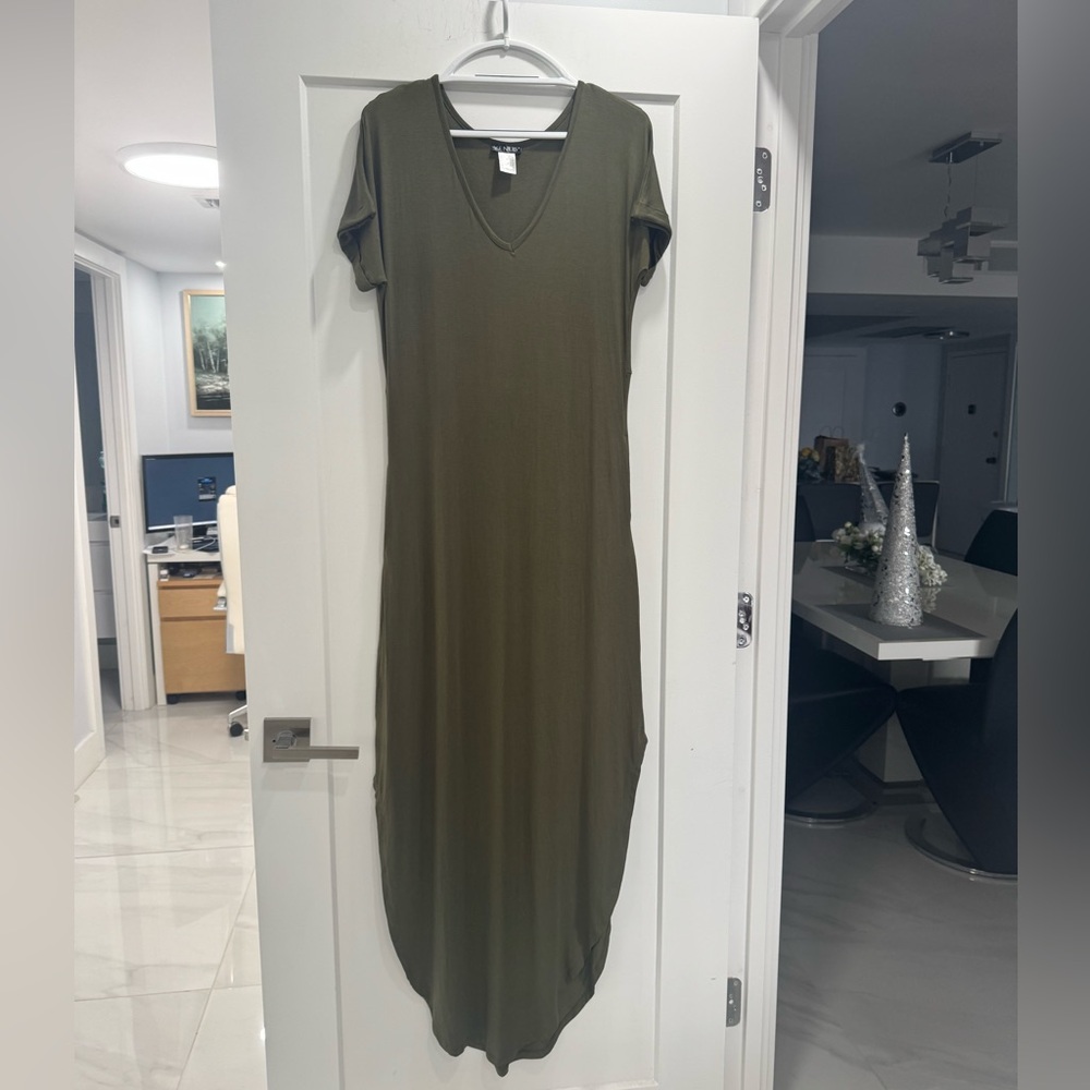 VENUS Olive Green V-Neck Maxi Dress with side slits and rounded bottom. Size M